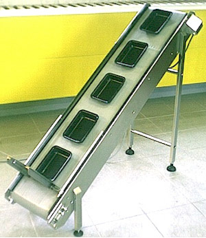 Steigband f�r extreme Neigungen mit adh�siver Eigenschaft 